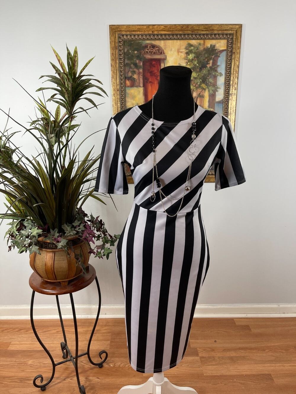 Annie Qin Bodycon Dress Women's Medium White Black Vertical Stripe Bistro Chic